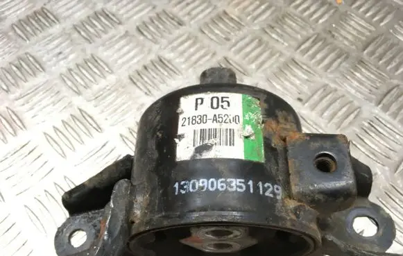 Hyundai i30 Engine mount bracket 21830A5200 130906351129