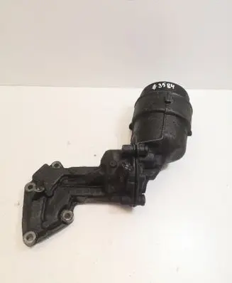 Oil filter mounting bracket