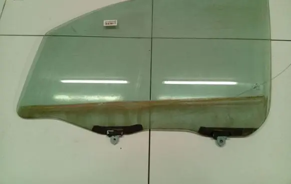 Mitsubishi Endeavor Front door window glass four-door As2