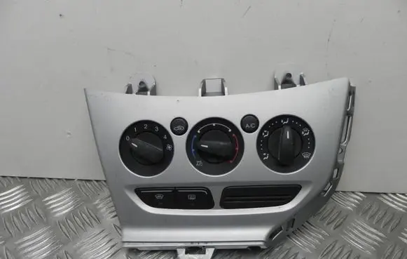 Ford Focus Climate control unit BM5T19980AF Y808
