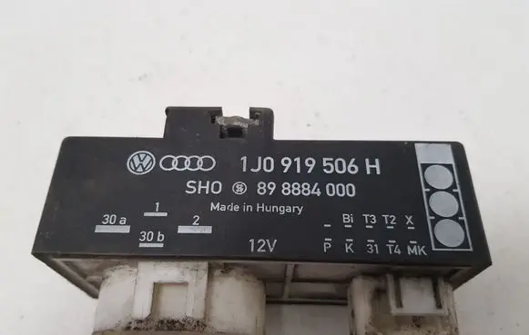 Audi A3 S3 8L Coolant fan relay 1J0919506H 898884000