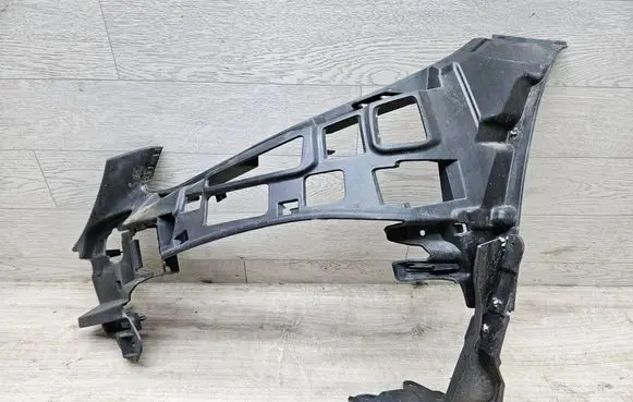 Mercedes-Benz C AMG W205 Front bumper mounting bracket A2058853165