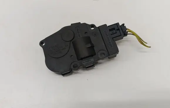 BMW 2 F46 Air flap motor/actuator EFB492 CZ1139301400