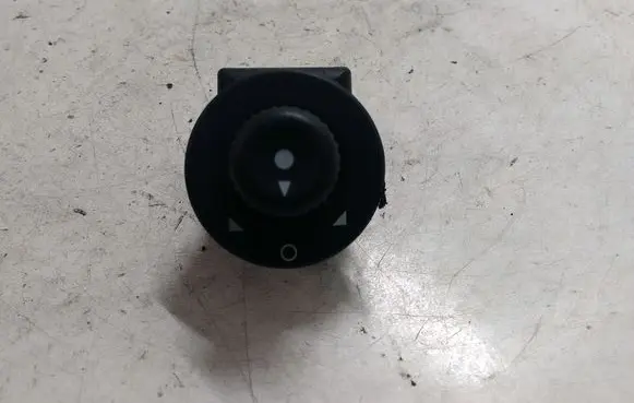 Citroen Xsara Picasso Wing mirror switch
