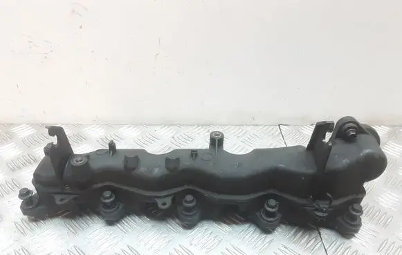 Ford Mondeo Mk III Intake manifold
