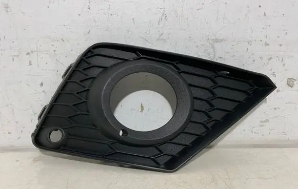 Seat Arona Front fog light trim/grill 6F9853666E