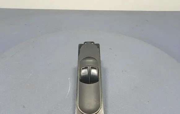 Mercedes-Benz Vito Viano W639 Electric window control switch A6395450713