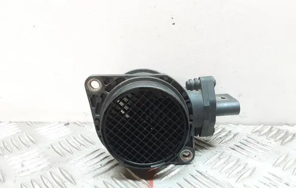 Skoda Octavia Mk1 (1U) Mass air flow meter 06A906461
