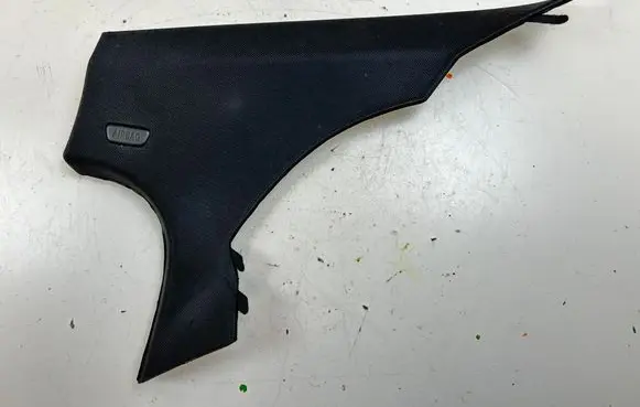 BMW M5 (C) pillar trim 9116358