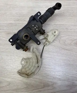 Mitsubishi Grandis Coolant heater control valve 051117