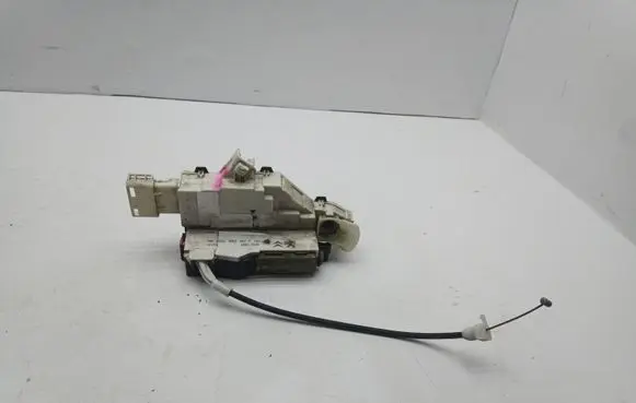 Peugeot 407 Front door lock 40517095