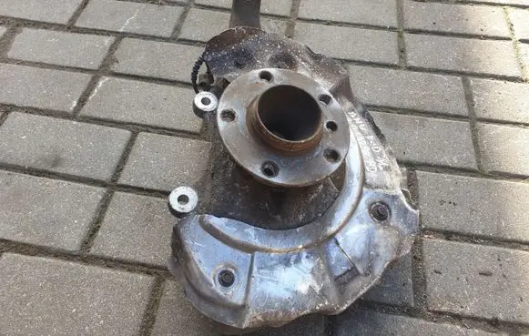 BMW 5 F10 F11 Front wheel hub