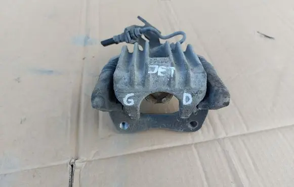 Volkswagen Jetta VI Rear brake caliper