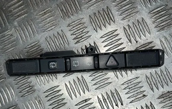 Chrysler Grand Voyager IV Hazard light switch 74677464