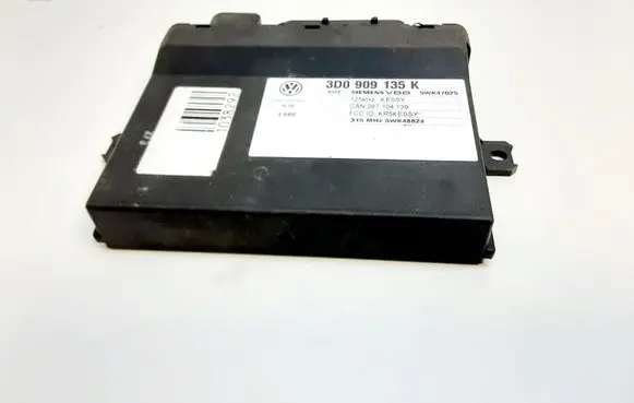 Volkswagen Touareg I Keyless (KESSY) go control unit/module 3D0909135K