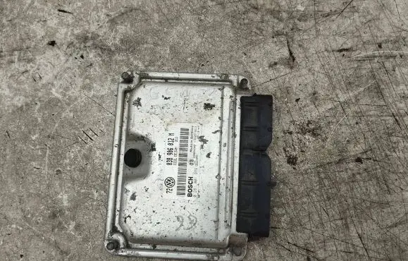 Volkswagen Golf IV Engine control unit/module 038906012M 28SA4240 0281001979