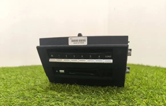 Mercedes-Benz S W221 CD/DVD changer A2218703891 A2218700692