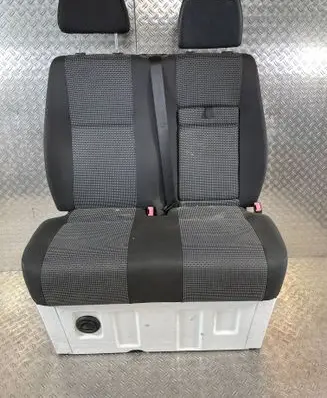 Mercedes-Benz Sprinter W906 Front double seat