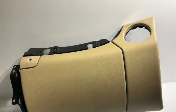 Mercedes-Benz CLS C219 Glove box