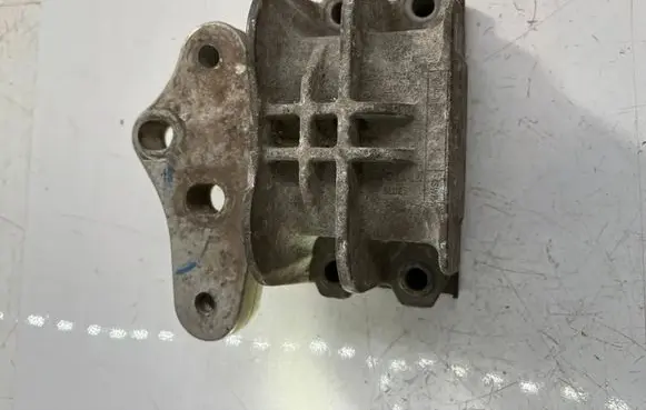 Ford Transit Custom Gearbox mount BK217M124AD