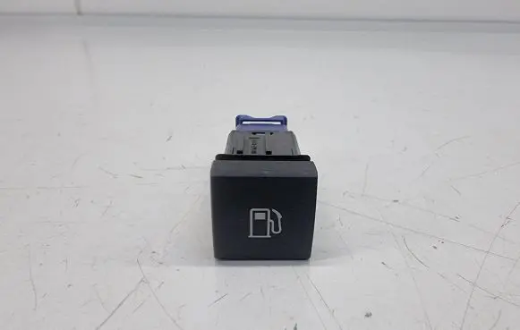 Toyota RAV 4 (XA50) Fuel tank opening switch 1557000020