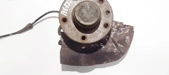 Opel Omega B1 Front wheel hub 