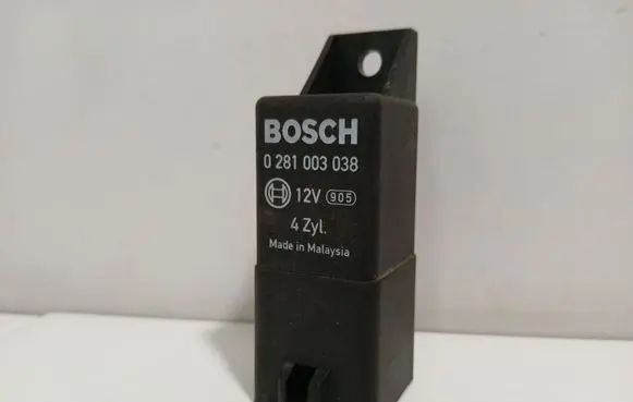 Audi A3 S3 8P Glow plug pre-heat relay 038907281D