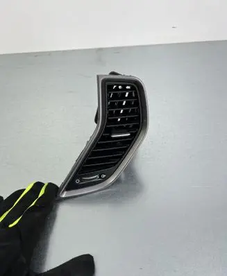 Hyundai Santa Fe Dash center air vent grill 974202W000