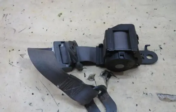 Jeep Grand Cherokee (WK) Rear seatbelt P1CL92BD5AA
