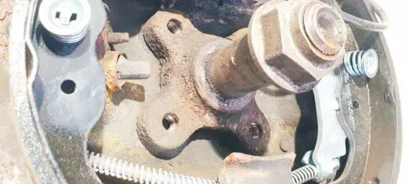 Dacia Lodgy Stub axle 