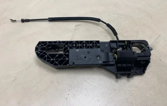 Lancia Delta III Front door exterior handle/bracket 242566 A488