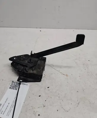Engine bonnet/hood lock/catch