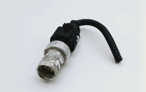 Volkswagen Polo IV 9N3 Air conditioning (A/C) pressure sensor 