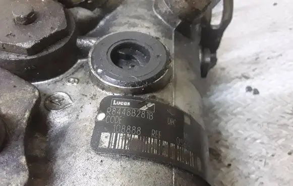 Renault Megane I Fuel injection high pressure pump r8448b281b