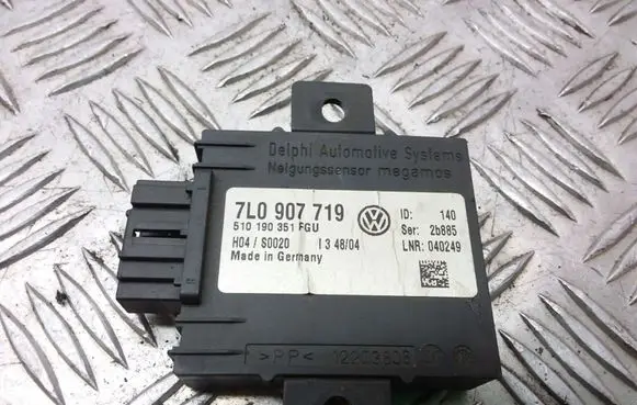 Volkswagen Touareg I Alarm control unit/module 7L0907719