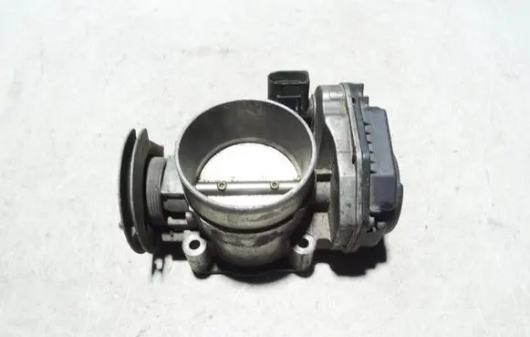 Audi A6 S6 C5 4B Throttle valve 078133063AN 408237221
