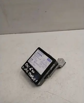 Toyota Avensis T250 Door control unit/module 10R021776 3982