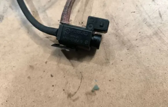BMW X5 F15 Turbo solenoid valve 70231800 14T268 7810831