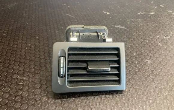 Mercedes-Benz C W204 Dashboard side air vent grill/cover trim 05924001