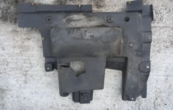 Volkswagen Multivan T5 Rear underbody cover/under tray 7H0825216C