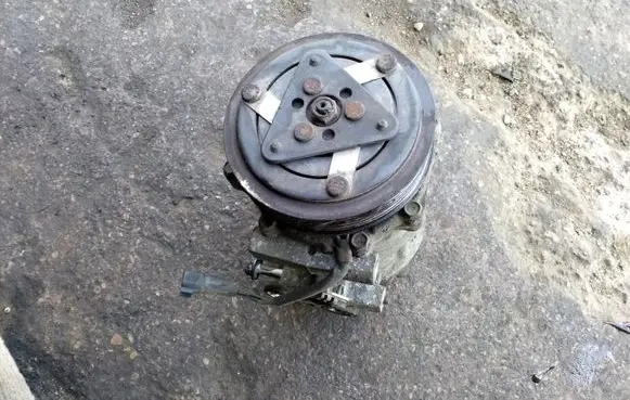 Ford Fiesta Air conditioning (A/C) compressor (pump)