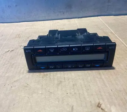 Mercedes-Benz E W210 Climate control unit 2108302285
