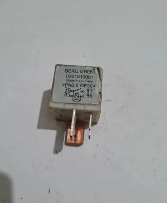Volkswagen Golf III Other relay 0201010081