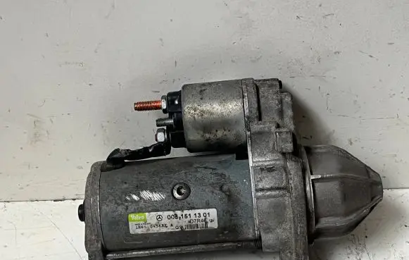 Mercedes-Benz C AMG W202 Starter motor 0051511301 D7R40