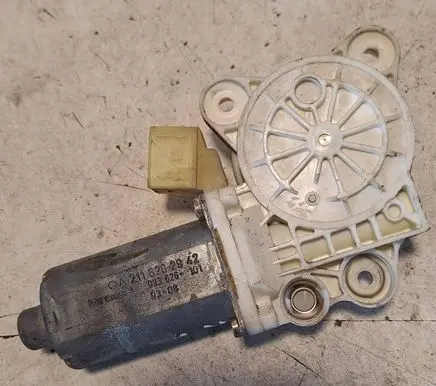 Mercedes-Benz E W211 Front door window regulator motor 2118202942 993626101