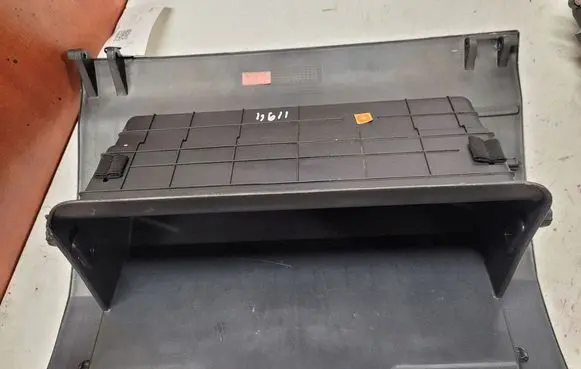 KIA Sorento Glove box 845113E500
