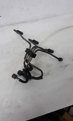 Mazda Premacy Fuel injector supply line/pipe 