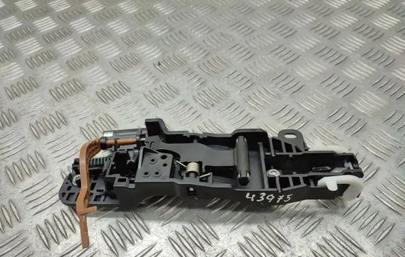 Rear door exterior handle/bracket