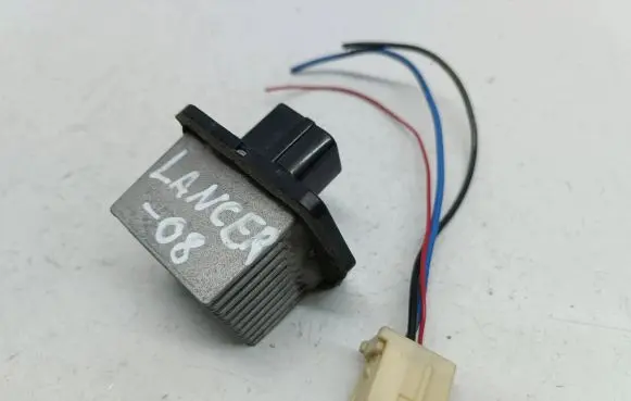 Mitsubishi Lancer VIII Heater blower motor/fan resistor