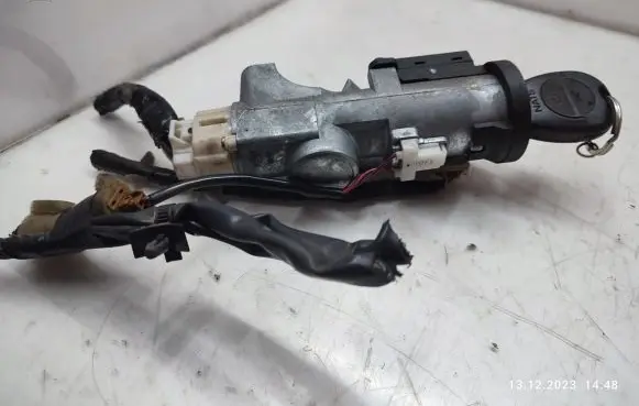 Nissan X-Trail T30 Ignition lock 28590C9902